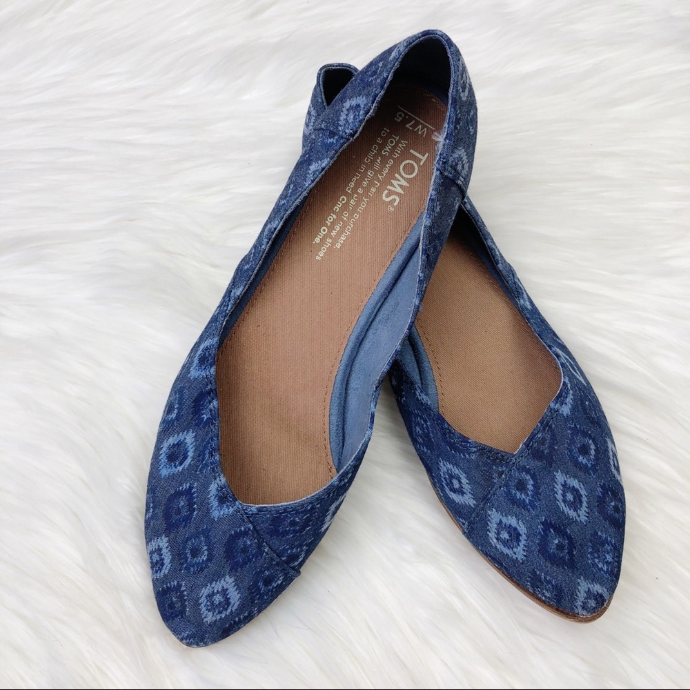 TOMS Jutti Flats in Blue Washed Denim